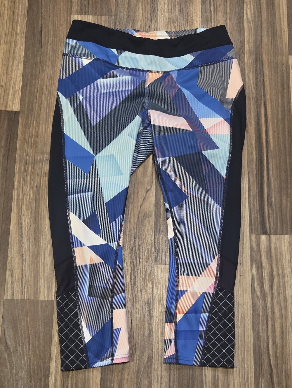 Kids Blue Geometric Athletic Capri Leggings